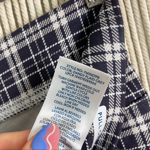 Seven 7 NWT Pull On Pointe Dandy Plaid Grey Skinny Legging Medium - Picture 7 of 10